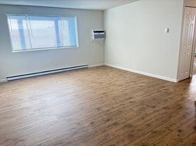 Garrett 3823, 1 beds  1.0 baths (700 sqft)