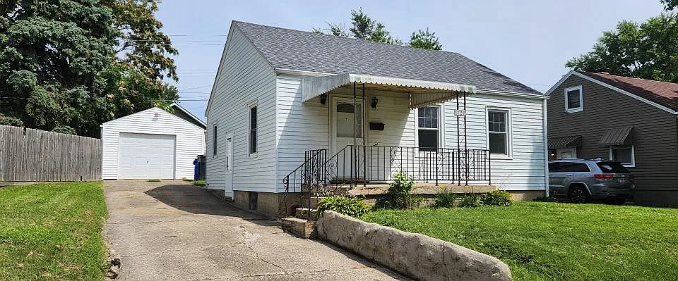 1424 E Buena Vista Ave