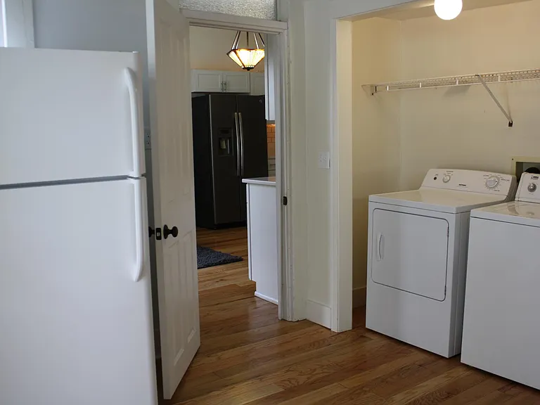 311 E Cottage Grove Ave — Photo 14