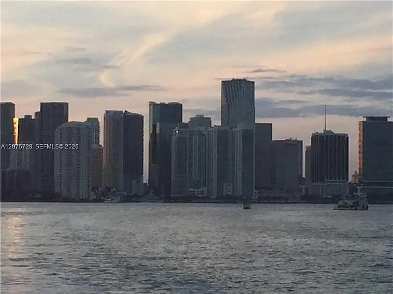 50 Biscayne Condo — Photo 4