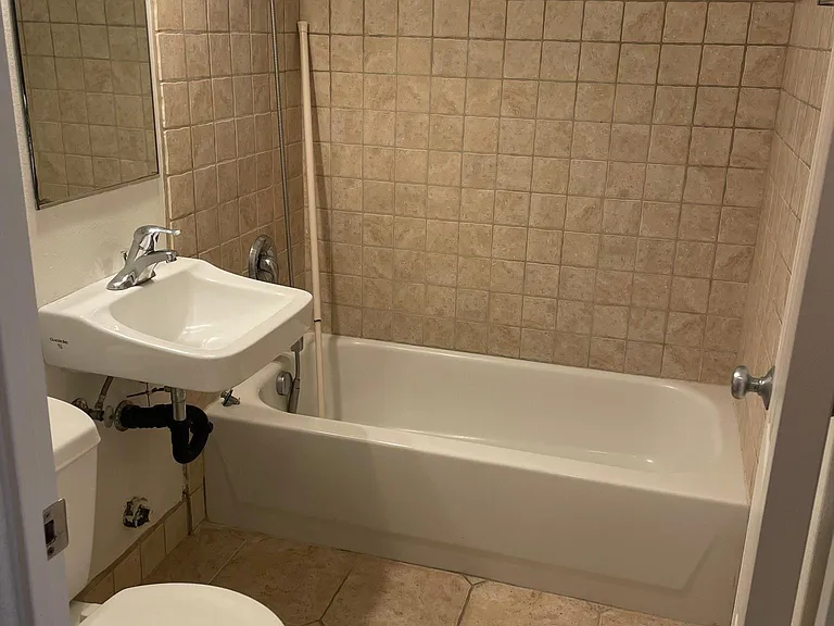 412 Mellus St #1 — Photo 6