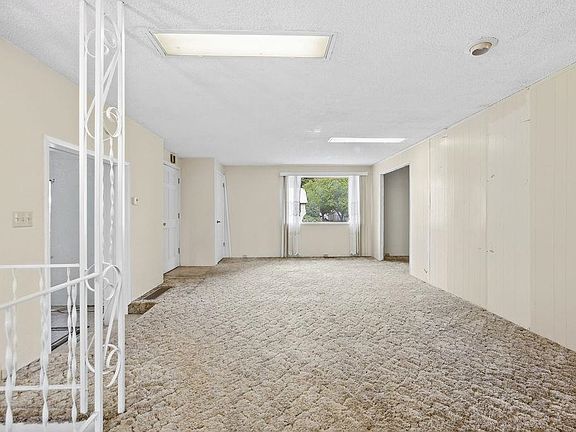 5th image of 4107 W Everett Ave
