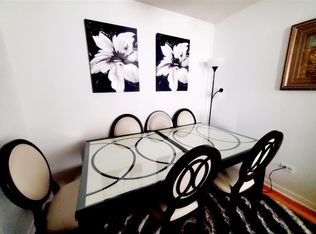 6163 N Kenmore Ave #302, Chicago, IL 60660