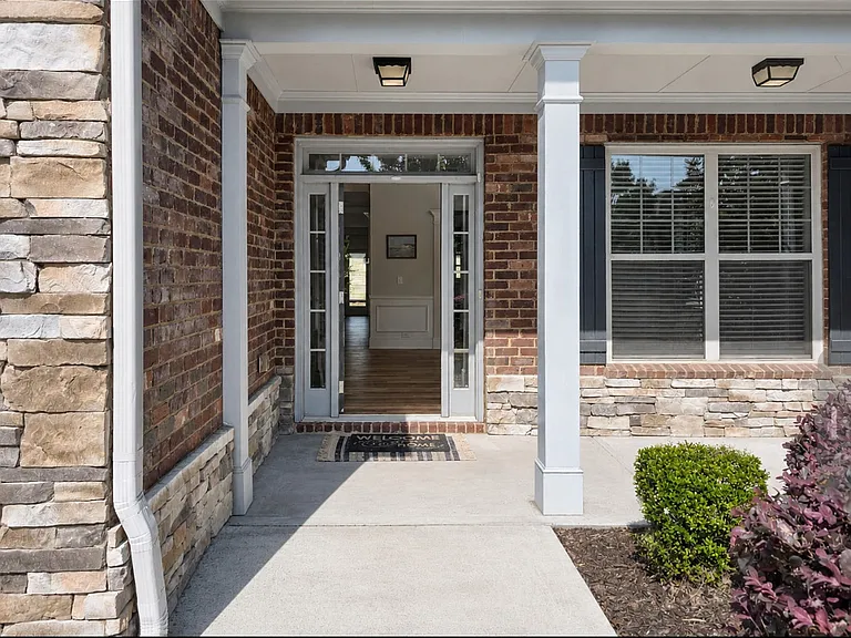 7770 Harbison Hollow Ln — Photo 4