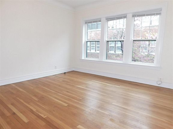 2nd image of 739 Hinman Ave APT 2E