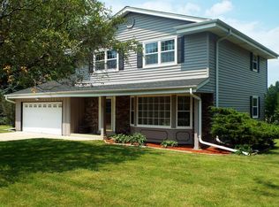 229 Karin Dr, North Prairie, WI 53153