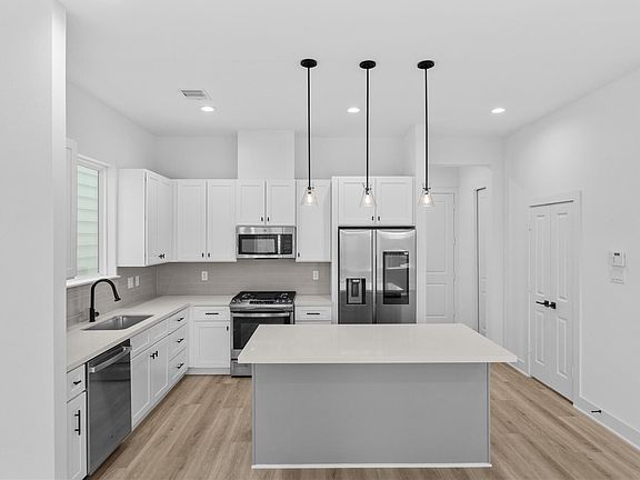5th image of 3426 Bolin Rd