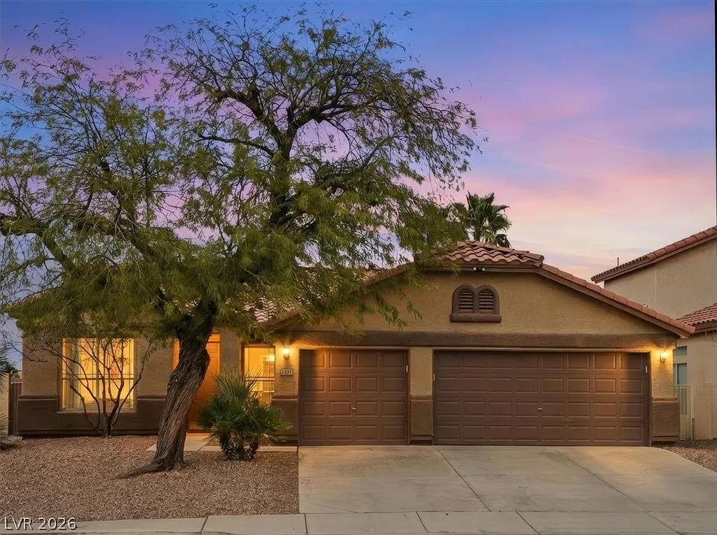 3 bed, 2.0 bath, 1755 sqft, $2,850 — Photo 2