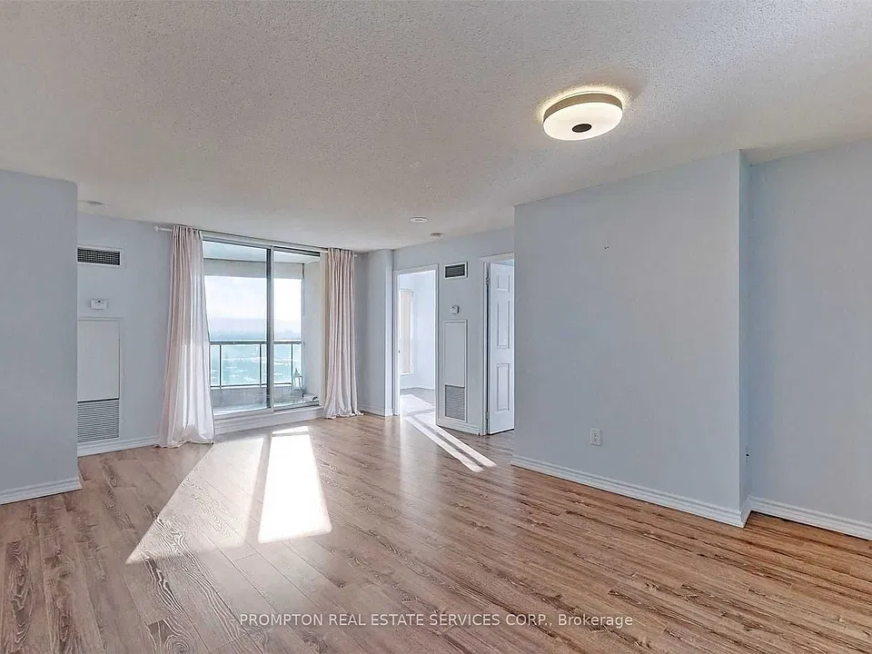 7 Lorraine Dr #2205