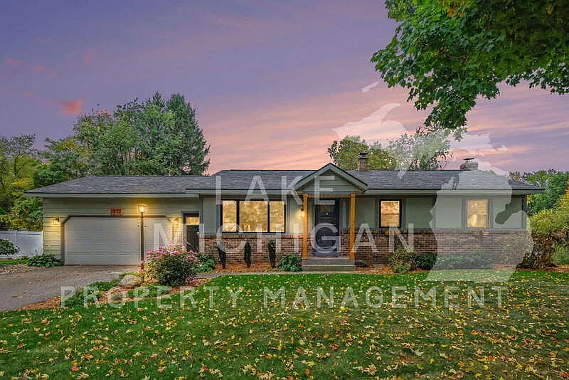 4 bed, 2.0 bath, 2164 sqft, $2,695 — Photo 2