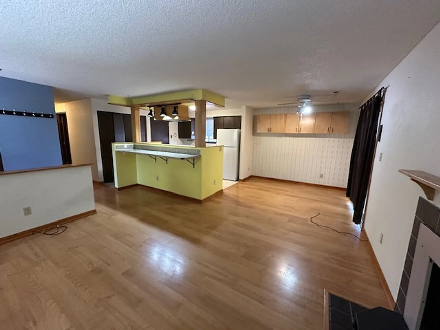 Clean 3 Bedroom Home With A One Car Garage In SE Corvallis — Photo 3
