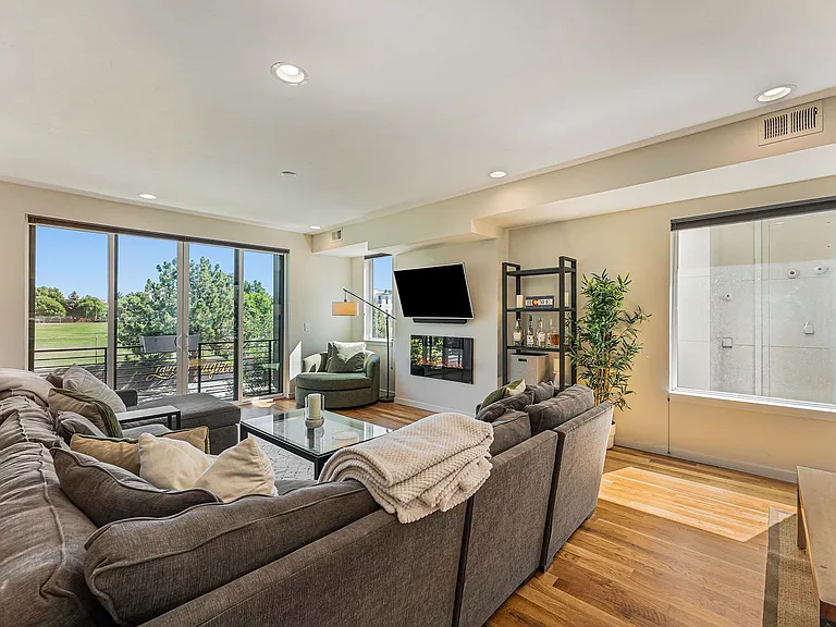 3402 W 18th Ave — Photo 8