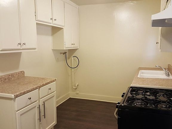 4th image of 7545 N Hollywood Way APT 4