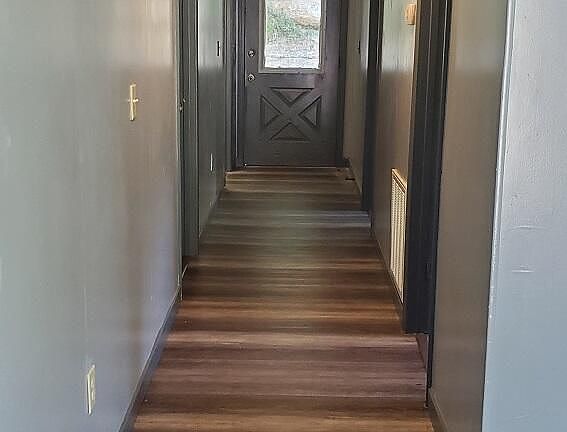 2nd image of 1167 1/2 Bloomingdale Dr