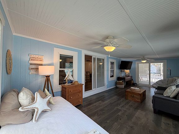4th image of 2027 Kingfisher Dr.