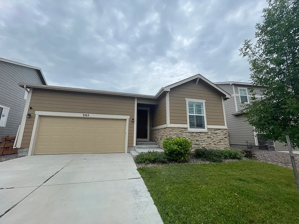 7165 Boreal Dr