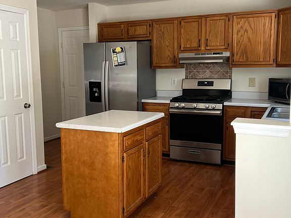 3rd image of 9512 Hungary Woods Dr