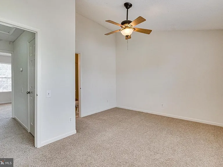 6628 High Valley Ln — Photo 8