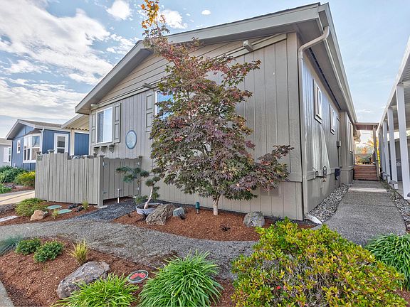 3rd image of 267 Kingsley Dr