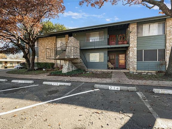 3rd image of 1304 Mariposa Dr APT 215