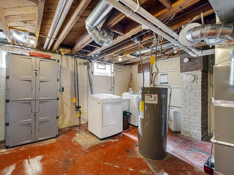 2399 Bacon Ave — Photo 44