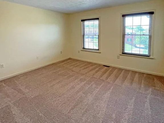 5th image of 2049 Edgewood Dr APT 1