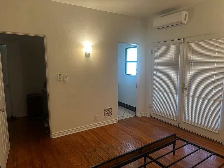 428 De La Fuente St — Photo 10