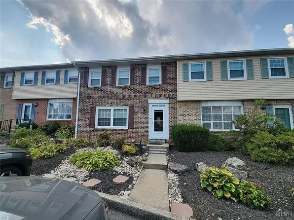 4587 N Hedgerow Dr, Allentown, PA 18103
