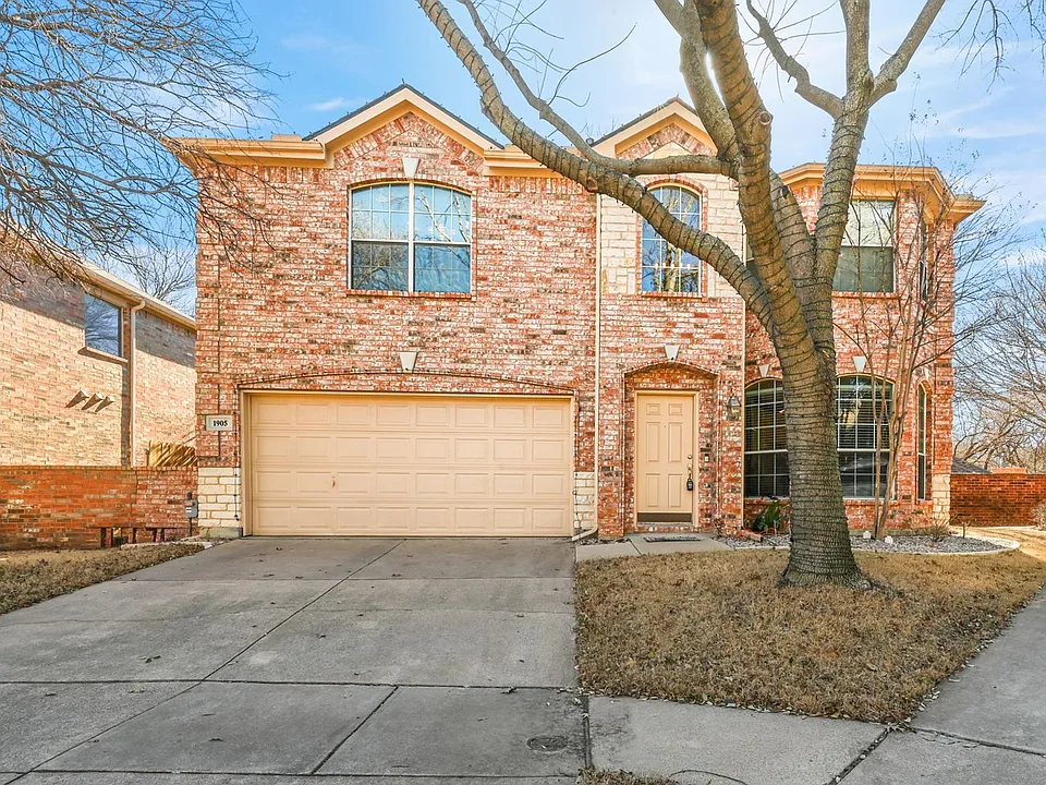 1905 Francis Ct
