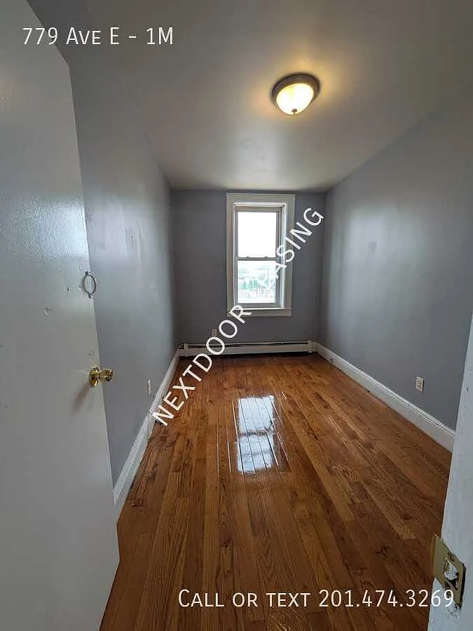 779 Ave E — Photo 4