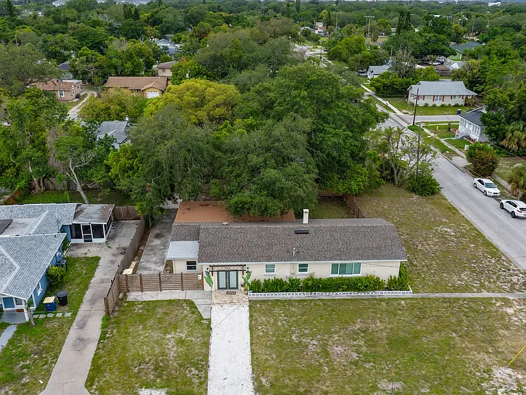 1161 Howard St — Photo 17