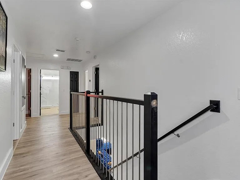 16748 Lazy Breeze Loop — Photo 22