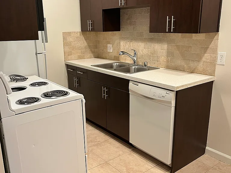 470 E Angeleno Ave — Photo 39