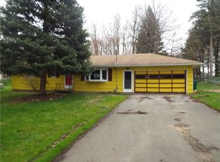 494 Webster Rd, Webster, NY 14580