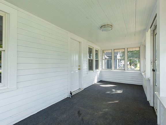 3rd image of 2412 Milburn Blvd