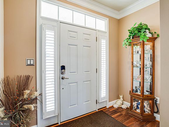 5th image of 9808 Millford Station Ct