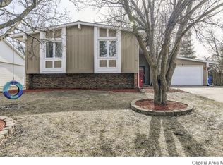 722 Evergreen Dr, Chatham, IL