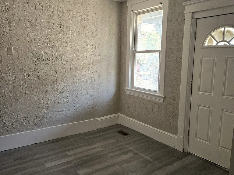 3912 Archwood Ave #1 — Photo 6