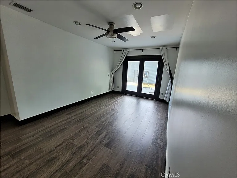 1780 N Summit Ave — Photo 10