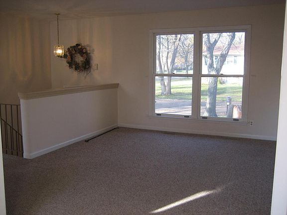 3rd image of 270 Galewood Dr