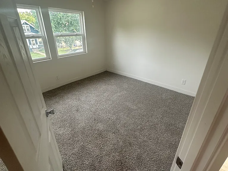 2592 Ellison Ave — Photo 6