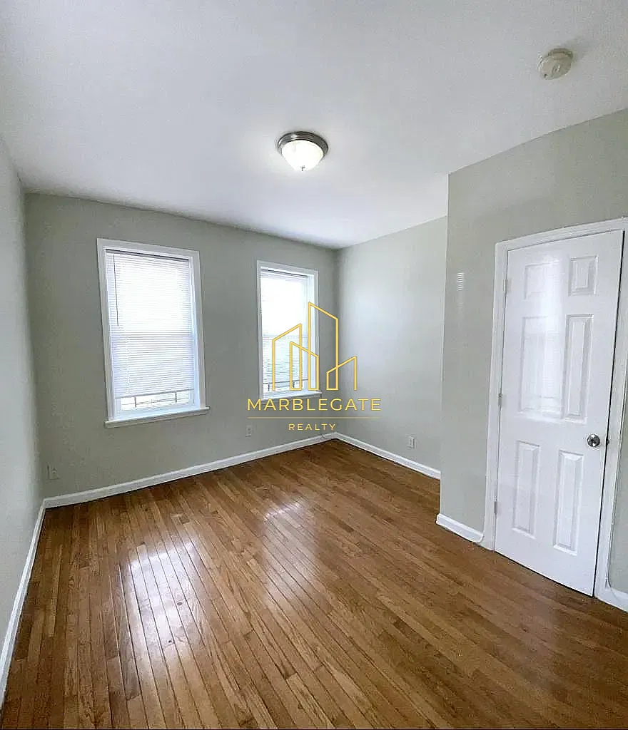2 bed, 850 sqft, $1,900 — Photo 4