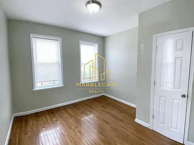 487 18th Ave #44 — Photo 4