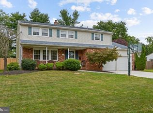 104 Mount Vernon Dr, Cinnaminson, NJ 08077