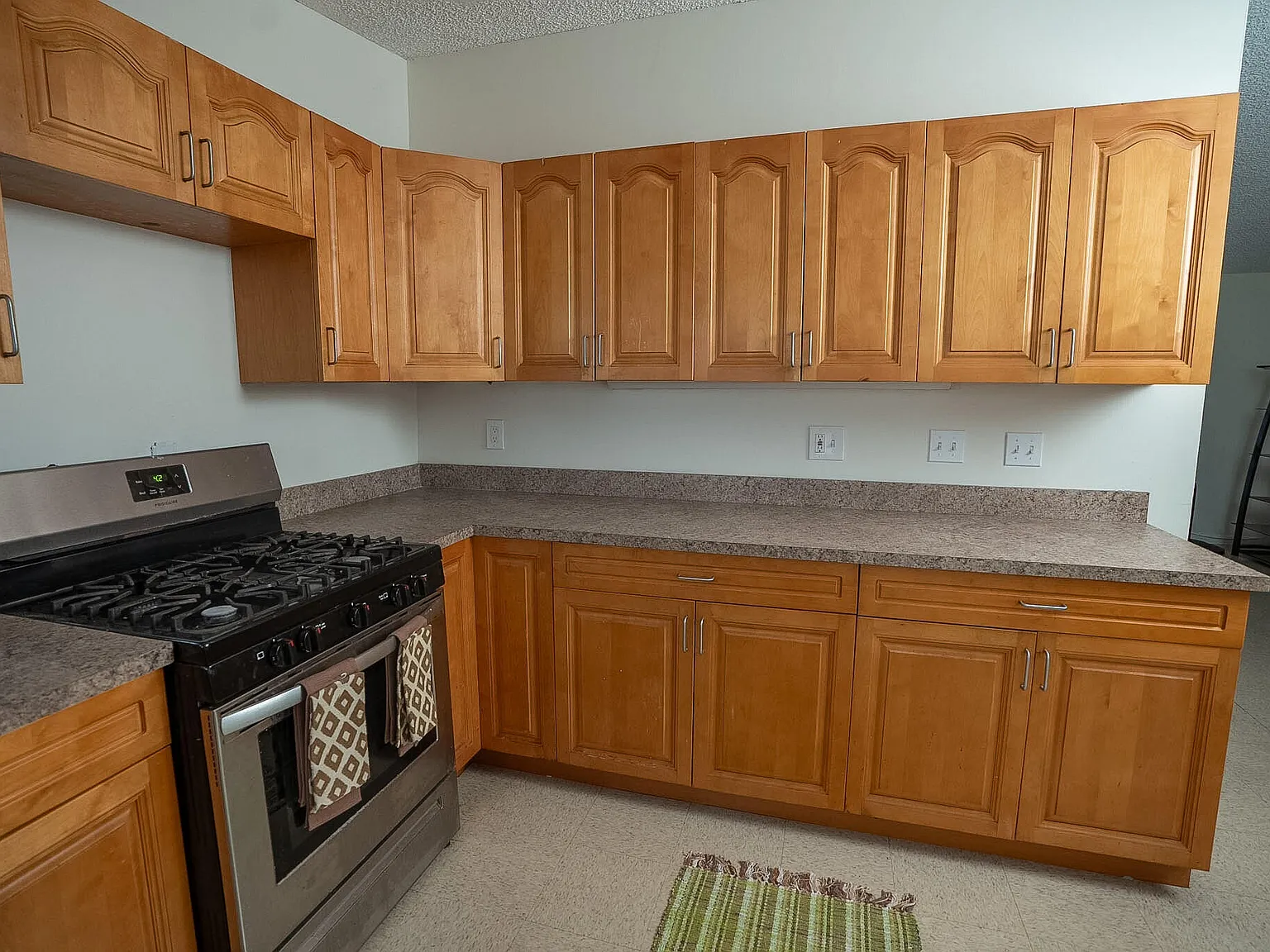 3 bed, $2,700 — Photo 4