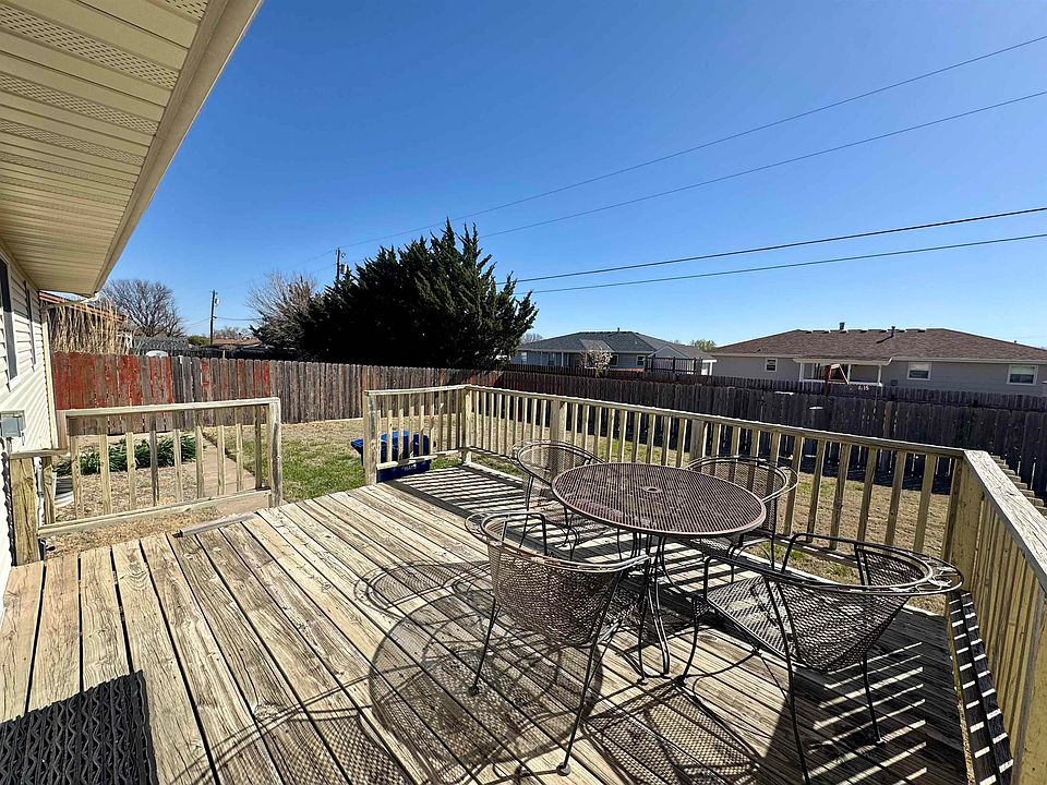 2nd image of 1714 Agnes Dr
