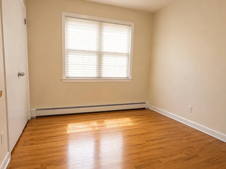 304 Loren Ct — Photo 9