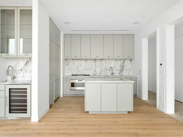 347 Henry Street image 7 of 25