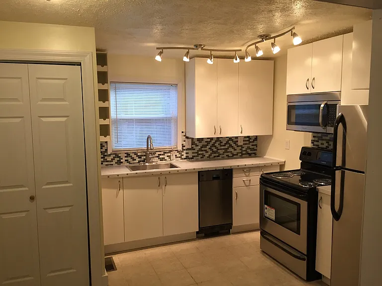 2414 Patterson St — Photo 6