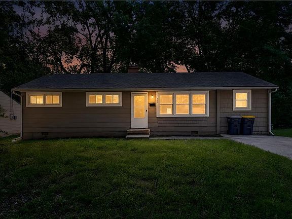 3rd image of 11407 Richmond Ave